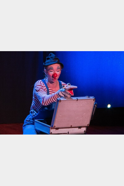 Augustine fait son cirque 