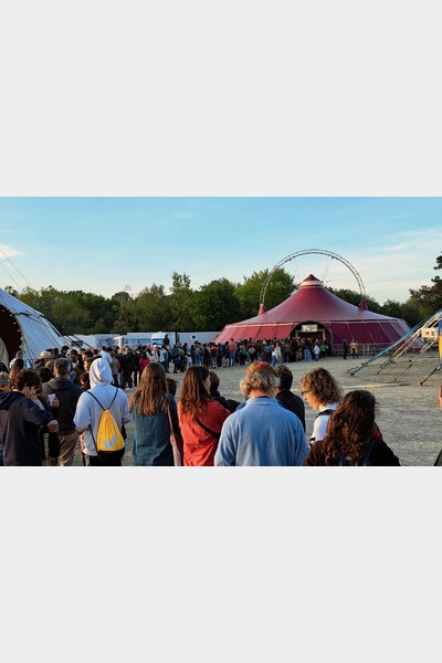 Le Grand Partage : Cirque sous chapiteau