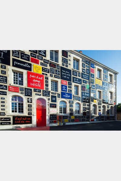 Vue du Mur des mots (Ben Vautier, 1995)