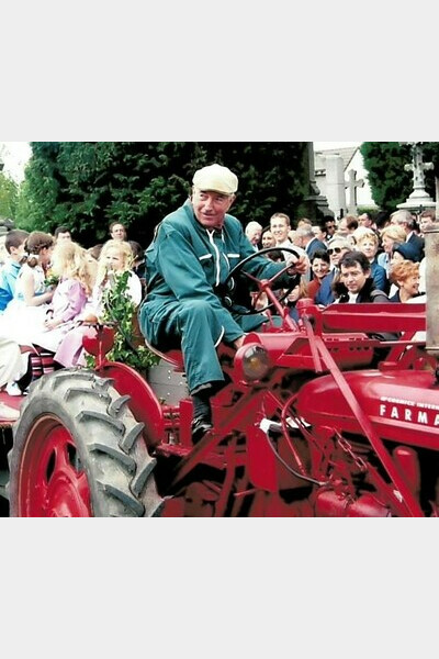 René Dussautois et son tracteur rouge