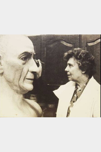 Stella Laurent dans son atelier