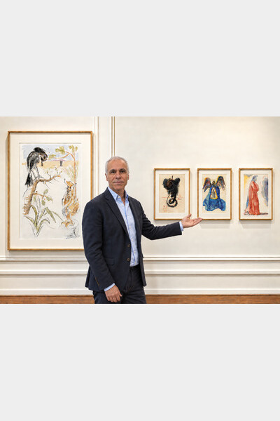 Mickael Mamou collectionneur et commissaire de l'exposition
