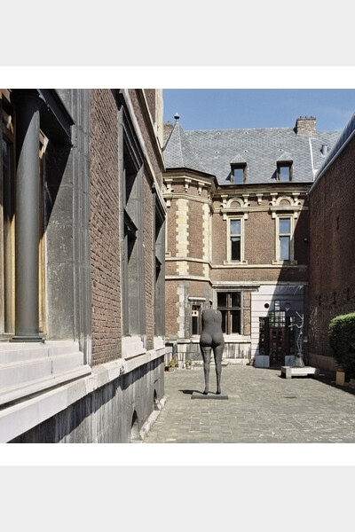 Cour César